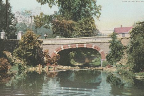 A 1910's postcard depicting the bridge.
