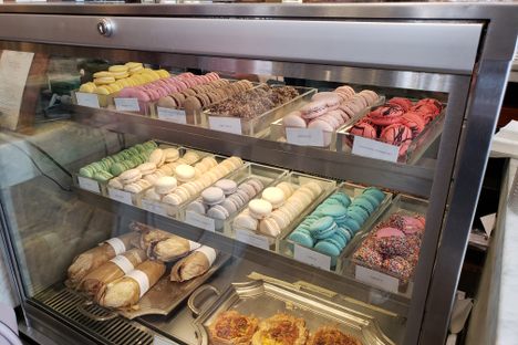 When in Paris you need to try Macarons