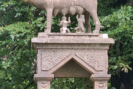 Statue of Romulus and Remus, Beechbarrow