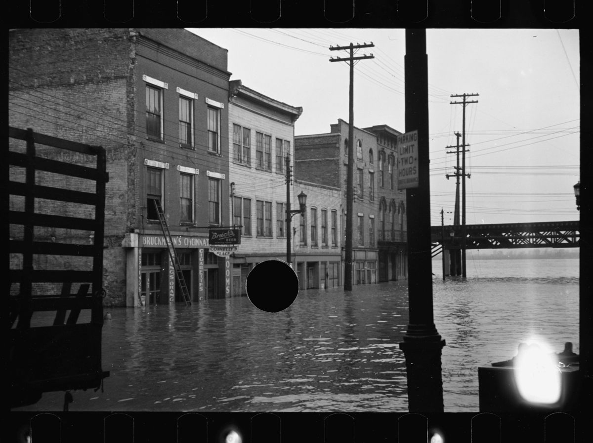 <em>Untitled photo, possibly related to: Ohio River in flood, Louisville, Kentucky.</em>