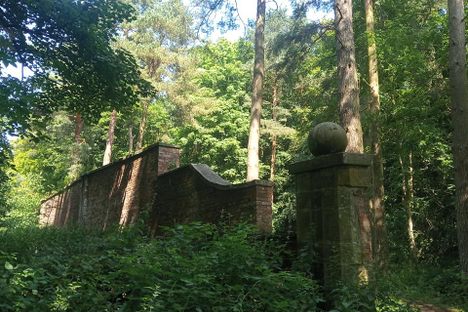 The Dunmore Pineapple House