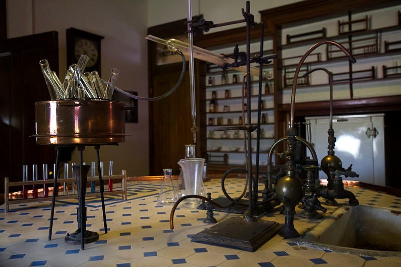 Prototype of the electroshock machine, Museum of History of Medicine.