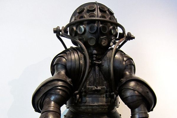 Diving suit by the Carmagnolle brothers from 1882