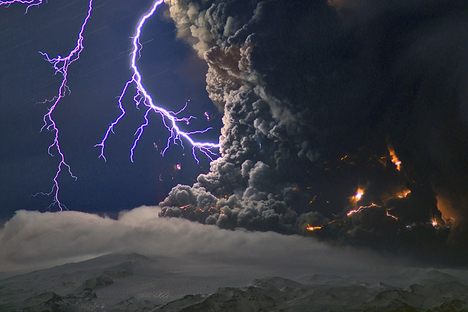 Video of the volcanic ash cloud over Europe