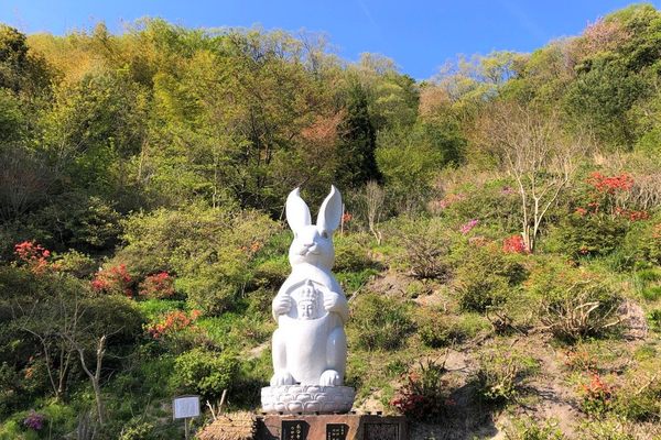 A view of Chokokuji Temple's "guardian bunny."