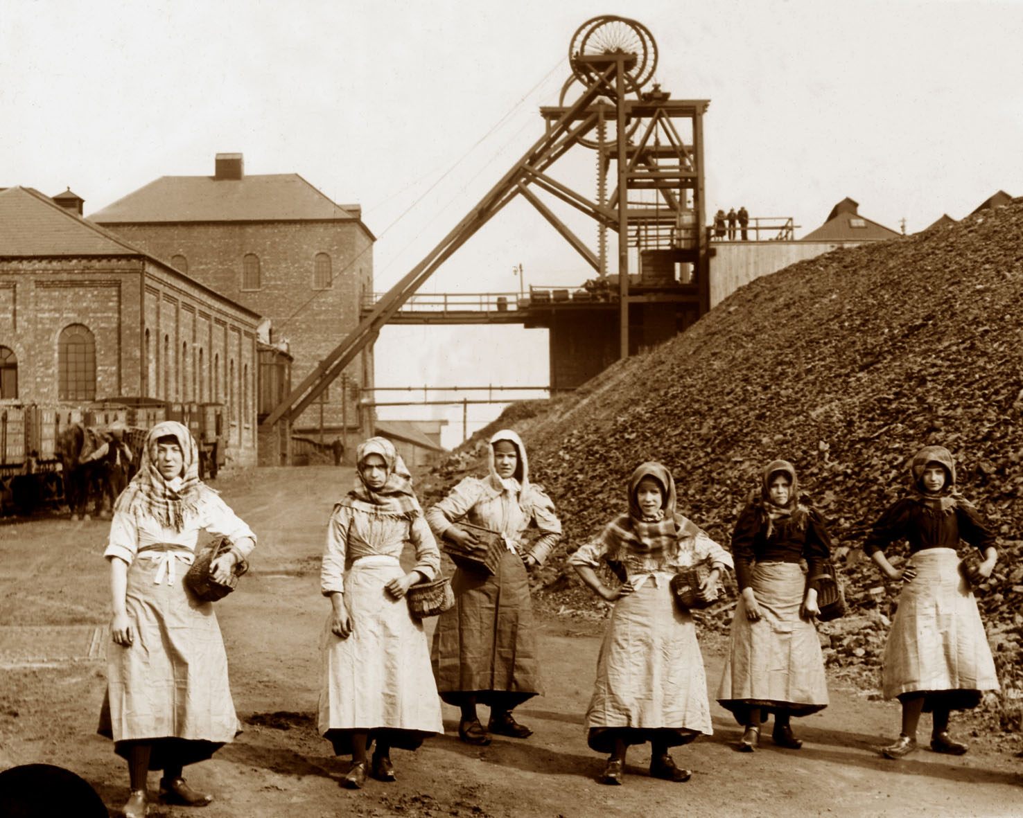 victorian women working