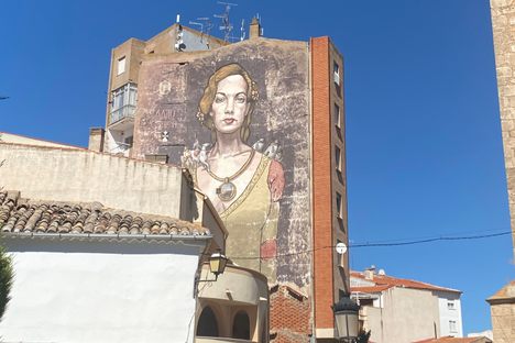 World's Largest Dulcinea