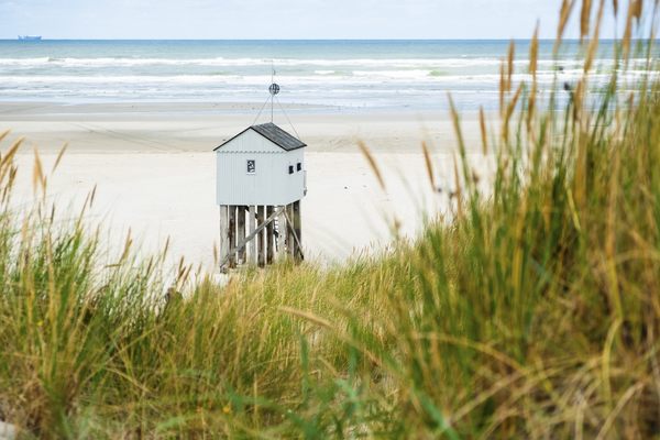 Drenkelingenhuisje (“Drowning House”) in Oosterend, Netherlands