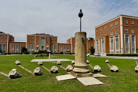 Sundial at the School of Agricultural Engineering