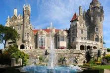 A listener in Toronto explored Casa Loma, and a nearby park that made the city disappear. 