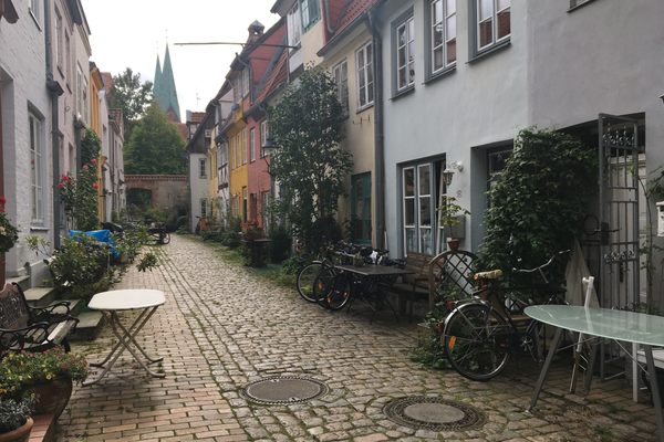 medieval side alley