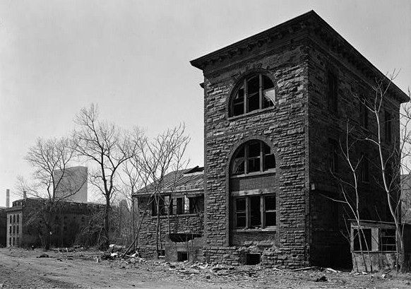 Roosevelt Island Strecker Laboratory- Atlas Obscura