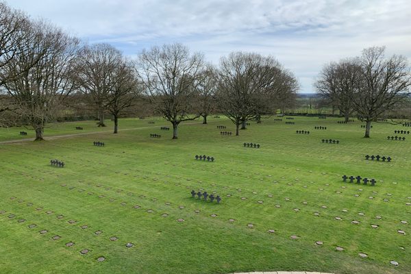 This cemetery stands in stark contrast to its American counterpart.