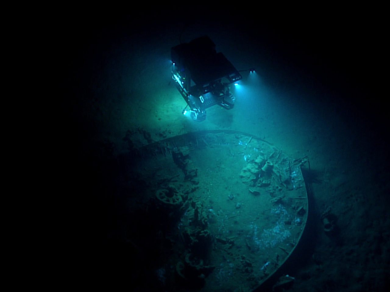 One of the Virtual Archaeology Museum's wrecks, known as 15377, has a visitor. 