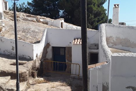 Cave Houses of the Barrio Primiero de Mayo