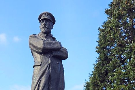 Commander Edward John Smith Statue