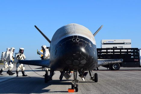 The automated X-37B doesn't need a windshield.
