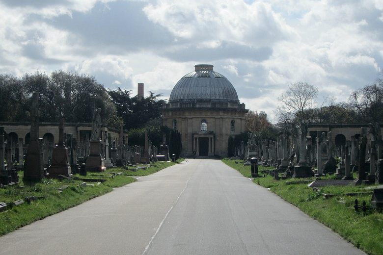 are dogs allowed in brompton cemetery