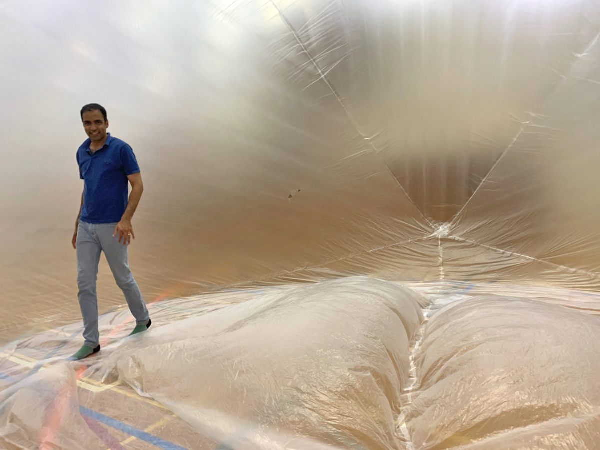 The balloons used in the experiment are lightweight and inexpensive.