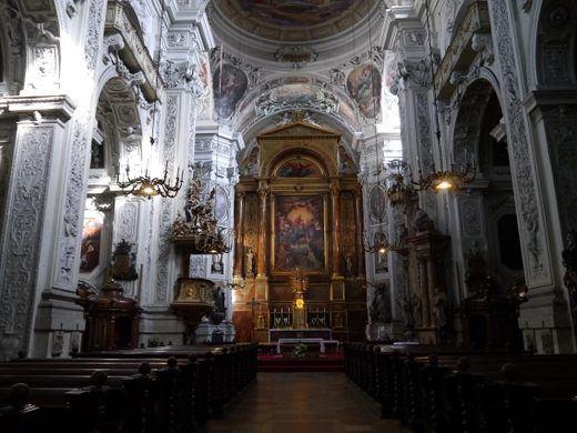 Dominikanerkirche (Dominican Church) – Vienna, Austria - Atlas Obscura