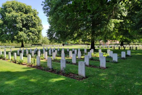Cimitero di Guerra di Milano (Milan War Cemetery)