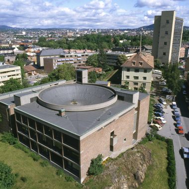 St. Hallvard's Church with its inverted dome, seen from one of Enerhaugen's high-rises.