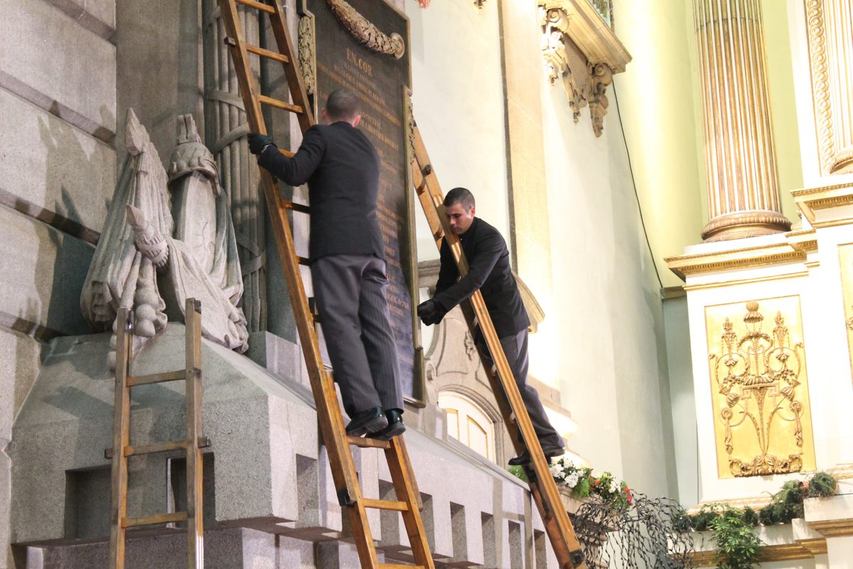 Dom Pedro's heart is secured behind a ten-foot copper plaque in the church of Our Lady of Lapa in Porto. Once the heavy plaque is removed, five keys are needed to access the organ.