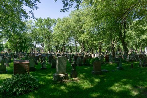 Notre-Dame-des-Neiges Cemetery