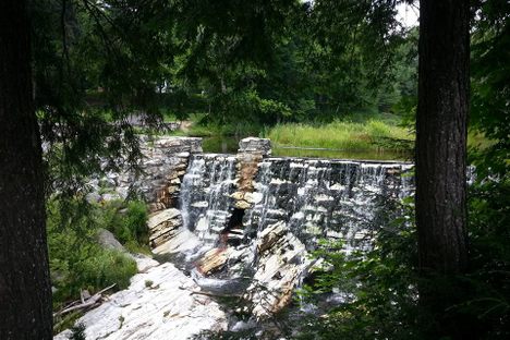White marble dam