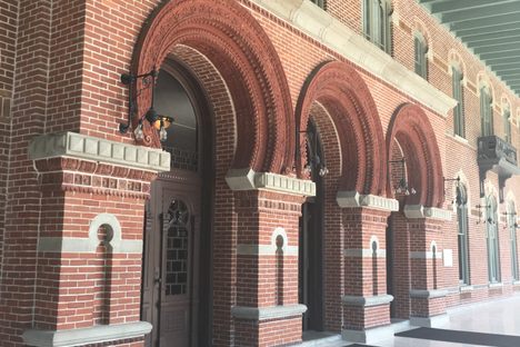 Moorish architectural details