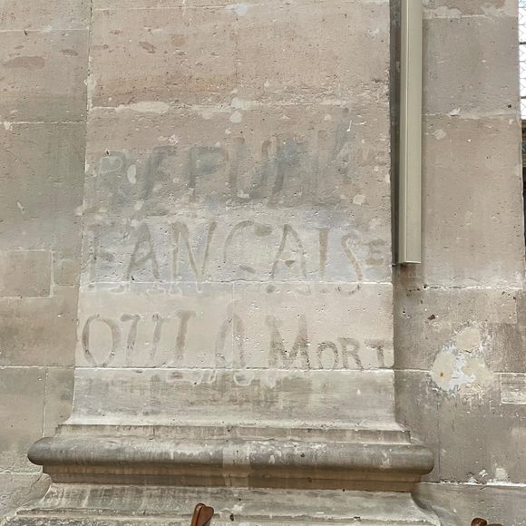 'French Republic or Death' Graffiti – Paris, France - Atlas Obscura