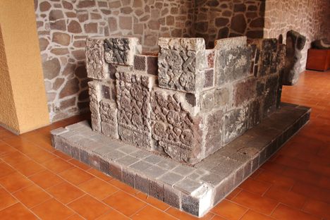 The "tomb of the years" at Museo Xólotl.