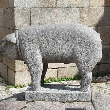 圣安东尼猪雕像