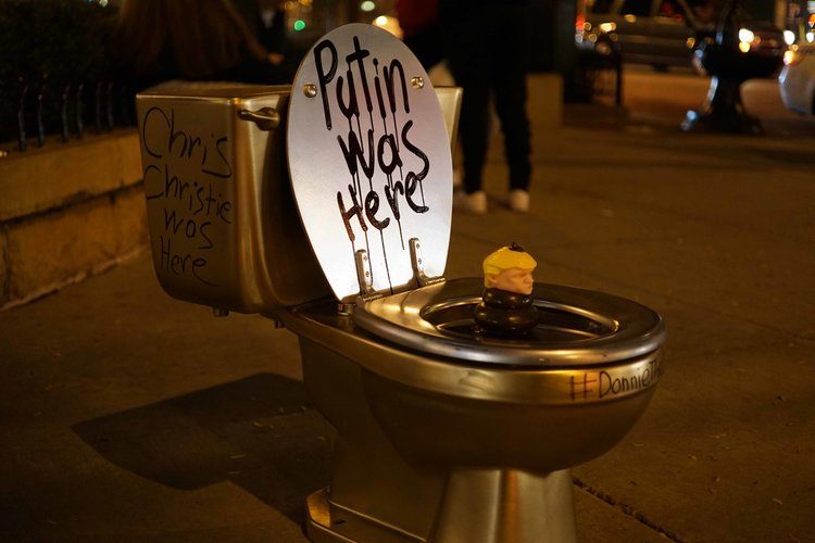 A Birch Reincliff toilet in Chicago.