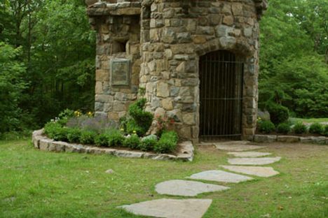 Women's Federation Monument