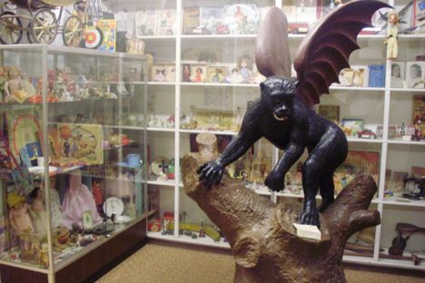 Toys at the Miracle of America Museum.