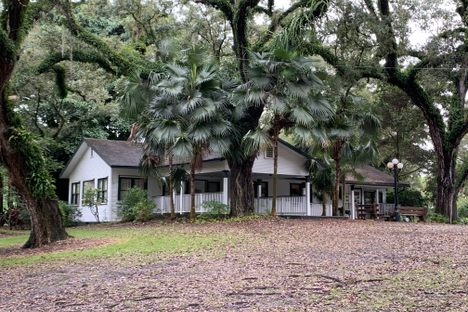 Wray House at Flamingo Gardens