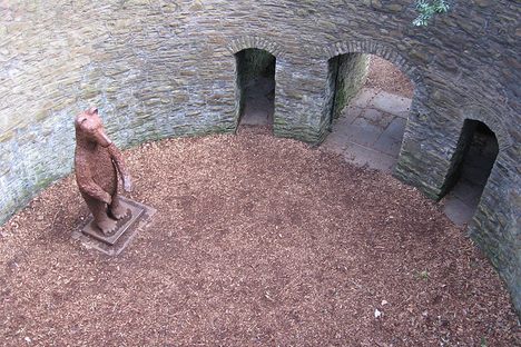 Bear Pit, Sheffield Botanic Gardens
