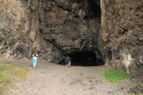 Kaneana Cave
