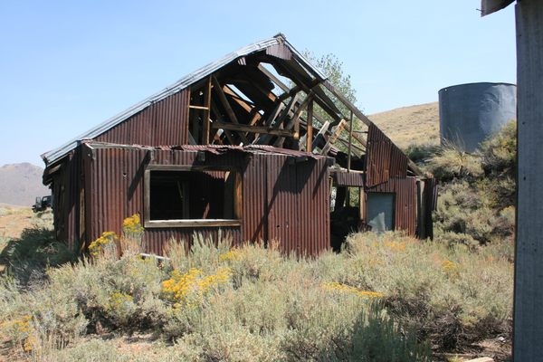 Decrepit shed.