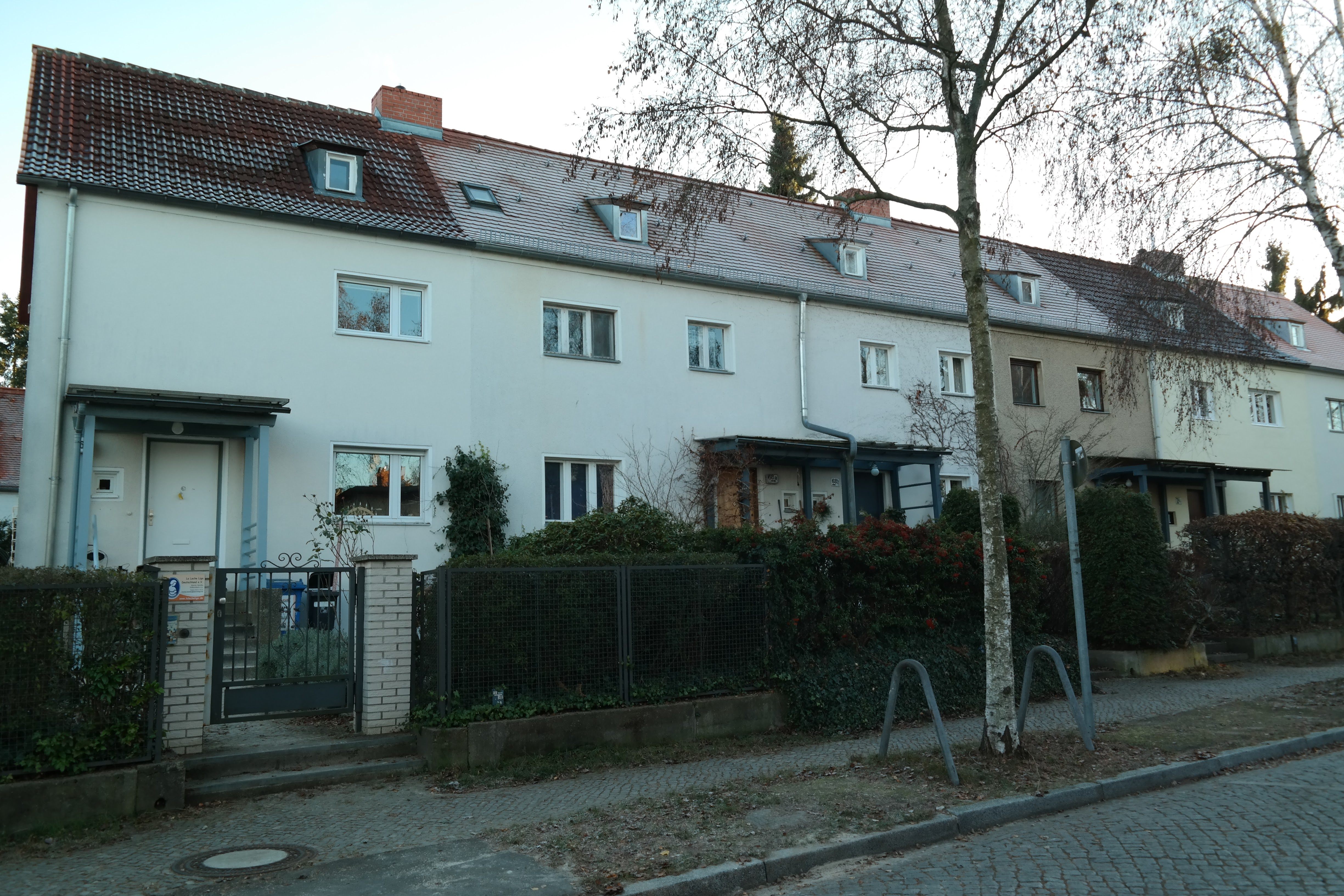 A competing building in Fischtalgrund.