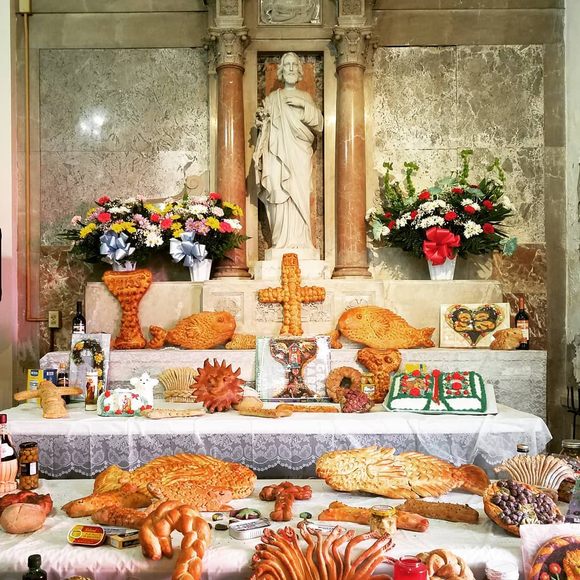 An entire bread altar to St. Joseph.