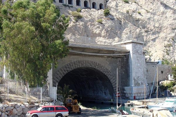 The southern portal of the Rove Tunnel.