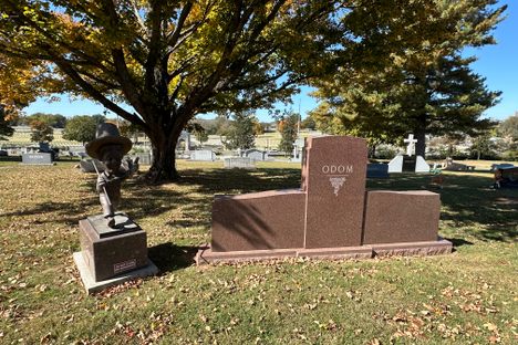 Tennessee Pride Sausage Grave