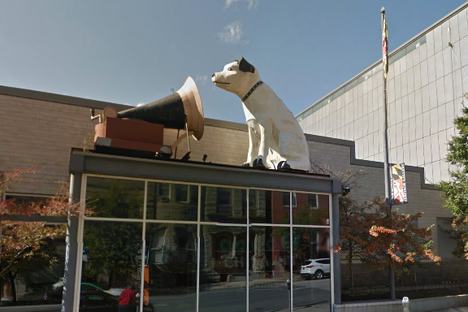 Nipper, the RCA Dog Statue