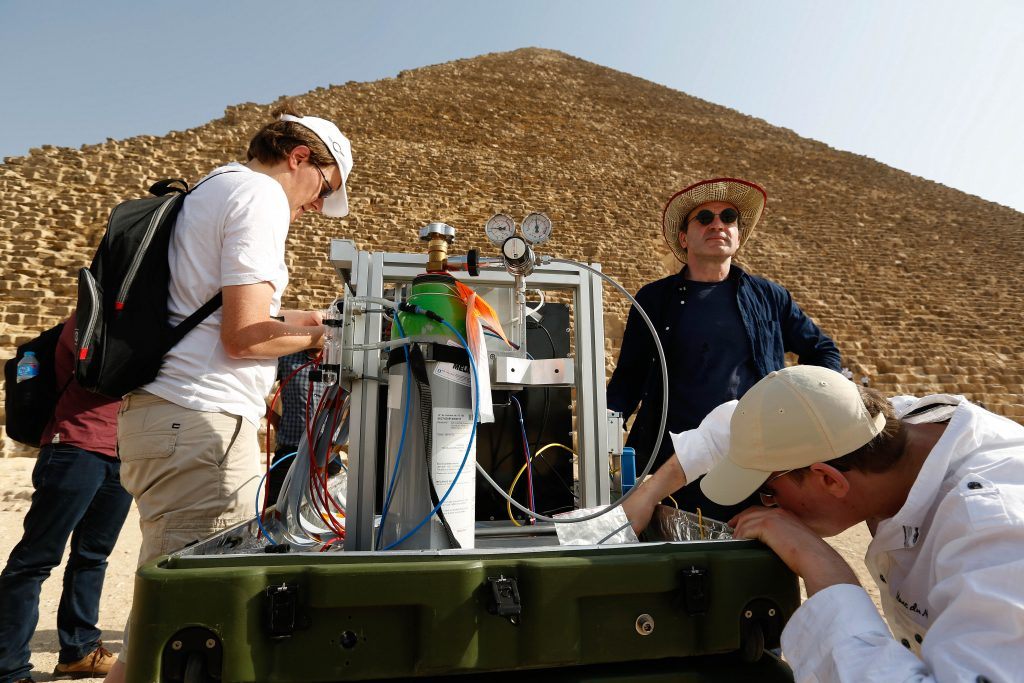 Setting up the CEA's muon detector.