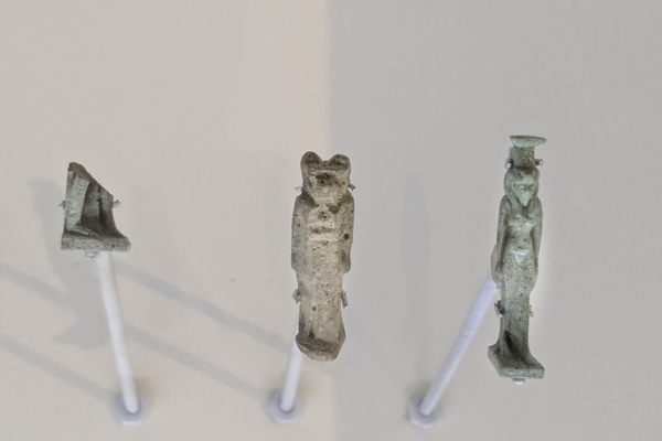 Fragments of Egyptian amulets in Ilot des Palais.