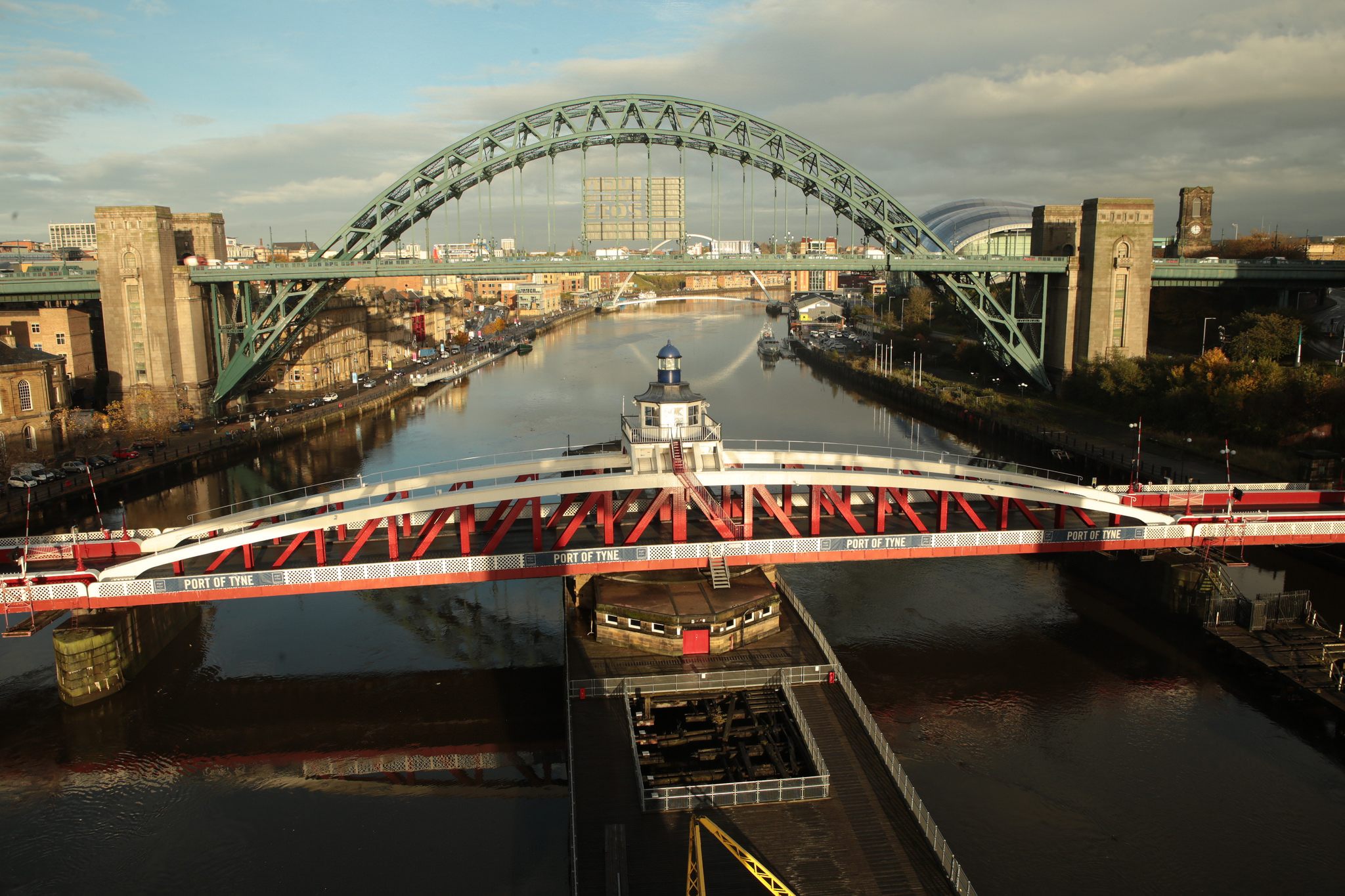 Tyne Swing Bridge and the Tyne Bridge, both linking Newcastle upon Tyne and Gateshead.