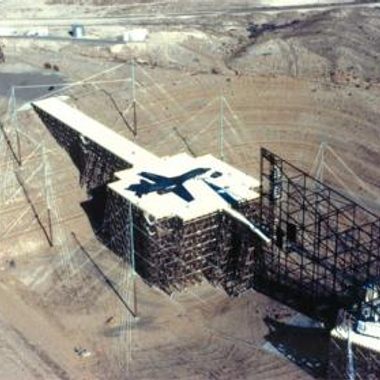 A Rockwell B-1B strategic bomber is prepared for testing at Atlas-1 in 1989.