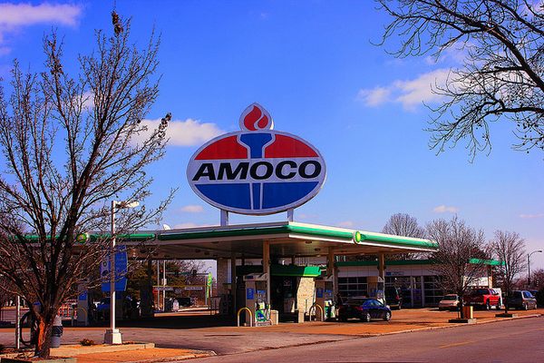 The World's Largest Amoco Sign